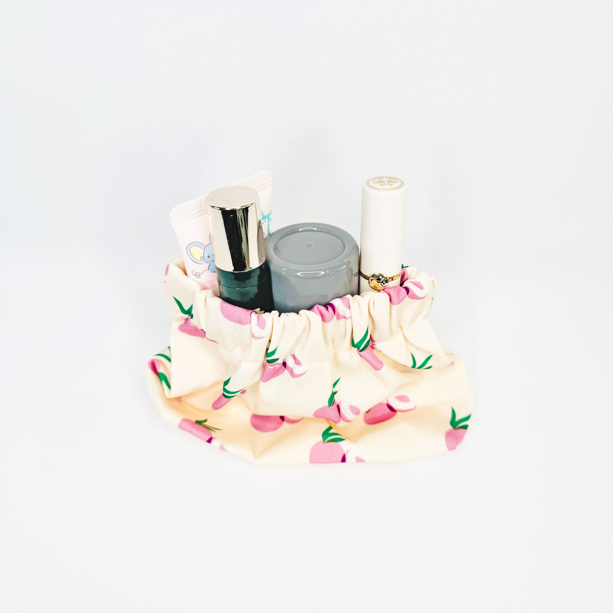 Sweetness in a Pouch with handcrafted chocolate roses and a portable water-resistant mini bag show with accessories