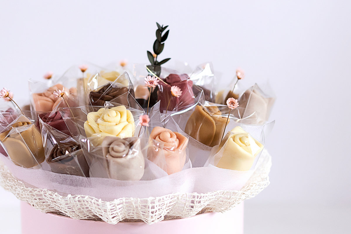 pics of roses and chocolates