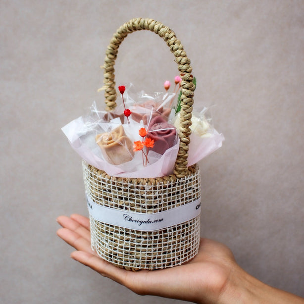 Love in a Basket [Petite]
